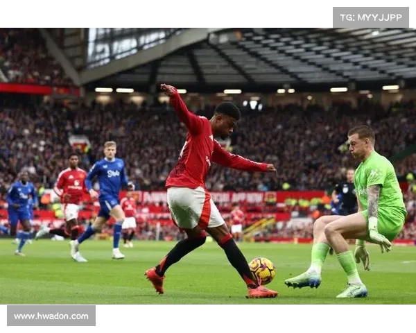 曼联对埃弗顿比赛中B费表现不佳 拉爵该考虑将其出售了吗